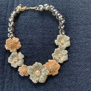 EUC Ann Taylor statment necklace